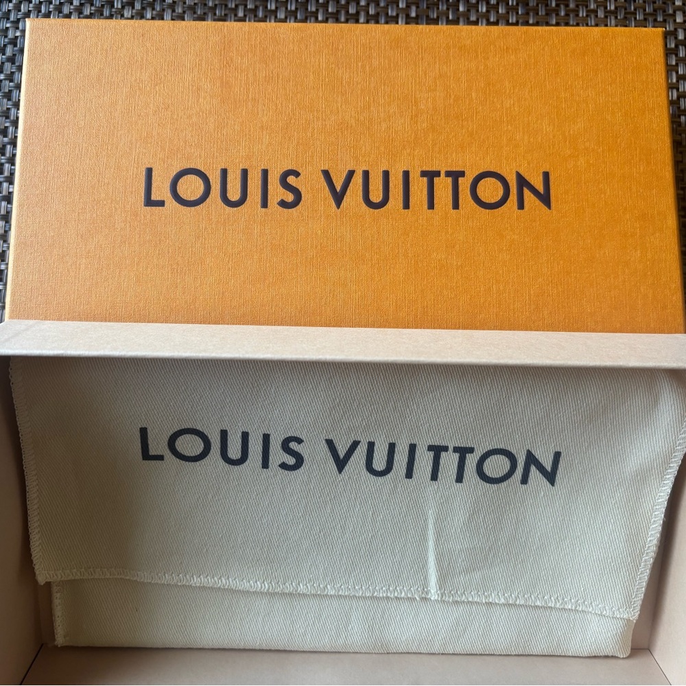 Louis Vuitton Slim Purse - Picture 4 of 7